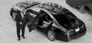 Six advantages of using a chauffeured vehicle over a taxi